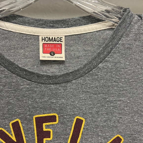 Large Cleveland Cavaliers T-Shirt - Picture 3 of 3